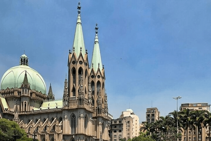 Tour a pie por los lugares imprescindibles con guía