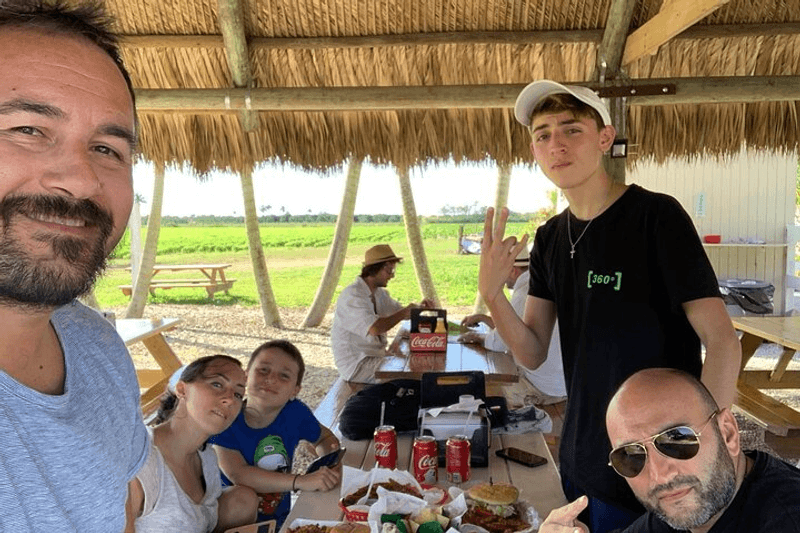 El Mejor Tour Privado de Comida Callejera con Guía Local