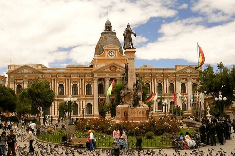 Tour a pie por los principales lugares con guía