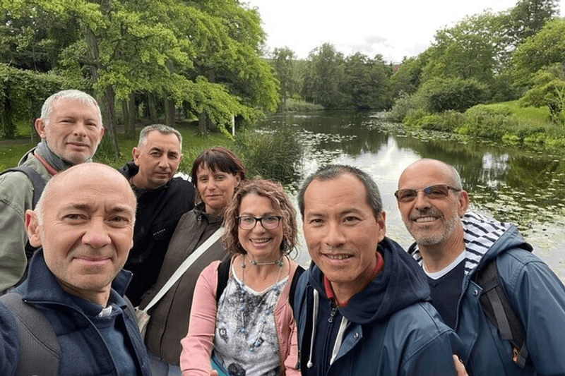 Tour a Pie en Grupo por las Atracciones Imprescindibles