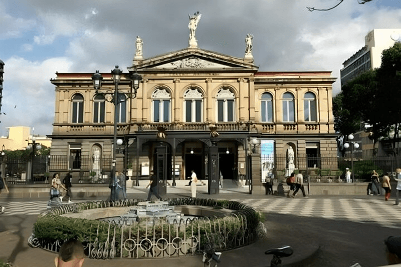 Tour a Pie de los Lugares Destacados con Guía